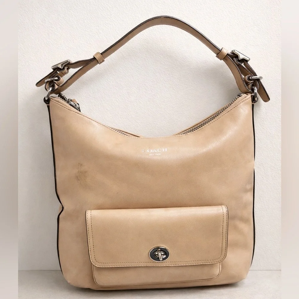 Coach Courtenay 22381 Camel Beige Leather Hobo Shoulder Bag Turnlock Pocket